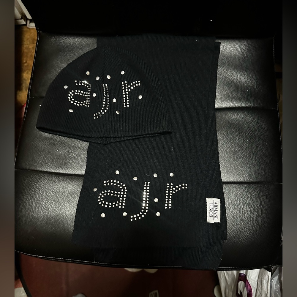 New! Armani Junior Girls Hat And Scarf Set Made In Italy. For Ages 4-8 years
